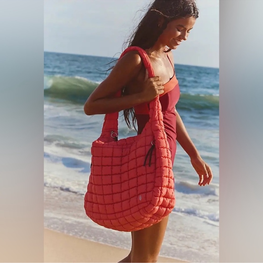 💥NWT FP Movement Quilted Carryall Bag | Coral